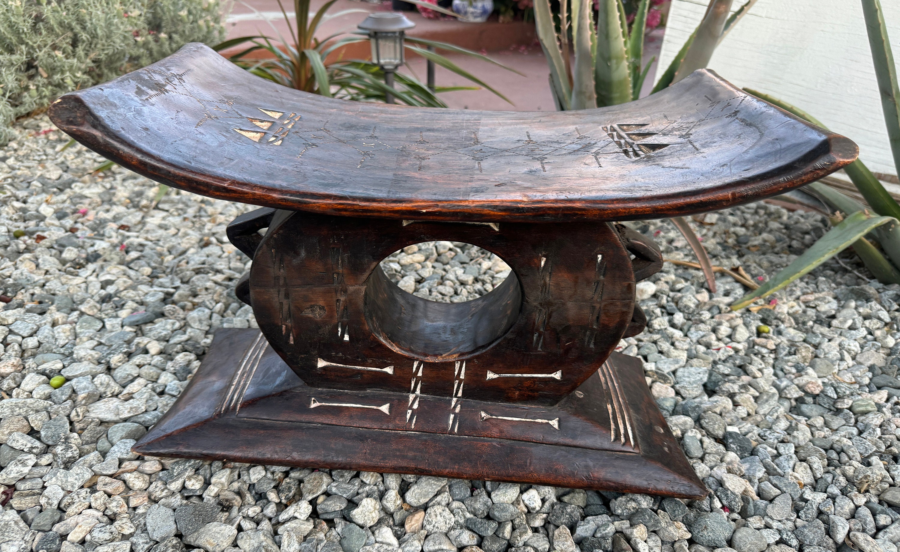 木製　木彫り　アフリカ　スツール　ガーゴイル　丸椅子　ヴィンテージ　民芸 木製 木彫り アフリカ スツール ガーゴイル 丸椅子 ヴィンテージ 民芸