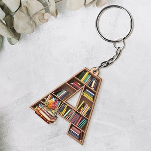 Llavero de estantería personalizado, llavero de madera con forma de libro, llavero de bibliotecario personalizado, llavero de amante de los libros, regalos para amantes de los libros para él y ella