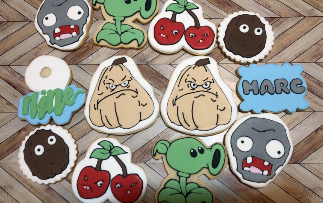 Plants Vs Zombies Cookies 2 Free Cookies Included With Every Dozen Etsy