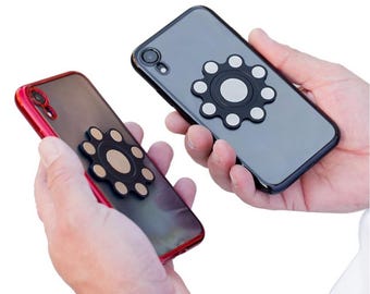 2 Soporte para teléfono y utilidad / Compatible con todas las combinaciones de tamaños y marcas de teléfonos poco comunes