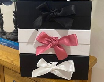Schwarze Box weiße RIBBON Starre magnetische Box / schlichte leere Box / Geschenkkorb / Geschenkbox / Brautjungfer Box // Zubehör / Unvollkommenheiten