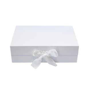 Caja de regalo plegable grande y elegante de color blanco con cierre magnético y acabado de cinta de 35,5 x 23,5 x 9,5 cm para regalo y lugar de embalaje