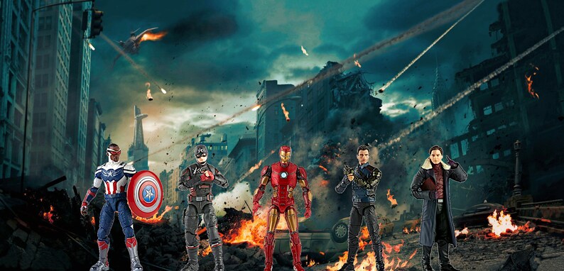 Pode incluir: Figuras de a&ccedil;&atilde;o de v&aacute;rios super-her&oacute;is em uma cidade devastada pela guerra. As figuras incluem Capit&atilde;o Am&eacute;rica, Homem de Ferro e outros, com um cen&aacute;rio de uma paisagem urbana destru&iacute;da e explos&otilde;es.