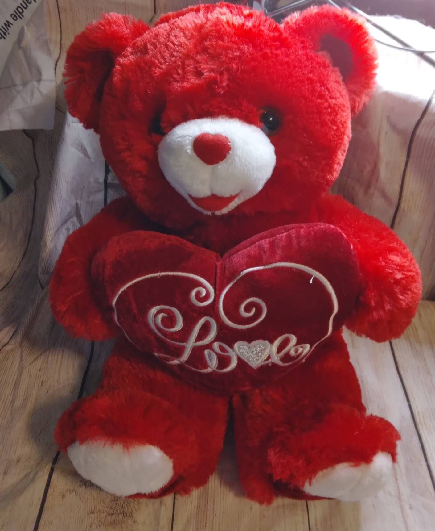 Valentine Love Bear by Dan Dee 