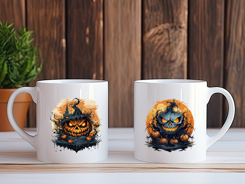 Puede incluir: Dos tazas de cer&aacute;mica blanca con dise&ntilde;os de tem&aacute;tica de Halloween. Una taza presenta una calabaza con una cara espeluznante y un &aacute;rbol oscuro y retorcido, mientras que la otra taza presenta una calabaza azul con un dise&ntilde;o similar.