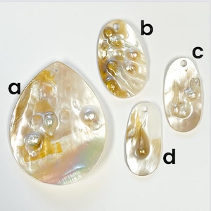 Pearl Shell Pendants,  Blister Pearl Pendants,  Mabe Pearl Pendants, Natural Blister Pearls,  Shell Pendants.  [CH112ESHP]