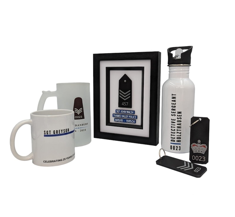 Personalised Police Presentation Glazed Inlay Frame. Black epaulette design with tank marking and shoulder number.  Personalised plaques based on thin blue line design for celebration, recruits and retirements