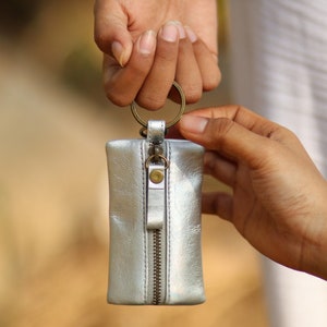 Personalisiertes Schlüsselanhänger Geschenk, Leder Schlüsselring, EDC Geldbörse, Mini Portemonnaie, Repurposed Authentische Schlüsseltasche, Costum Schlüsselring Silber