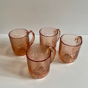 Holiday Dining Retro Pink Glass Mugs. Flower Design Set of 4 image 3