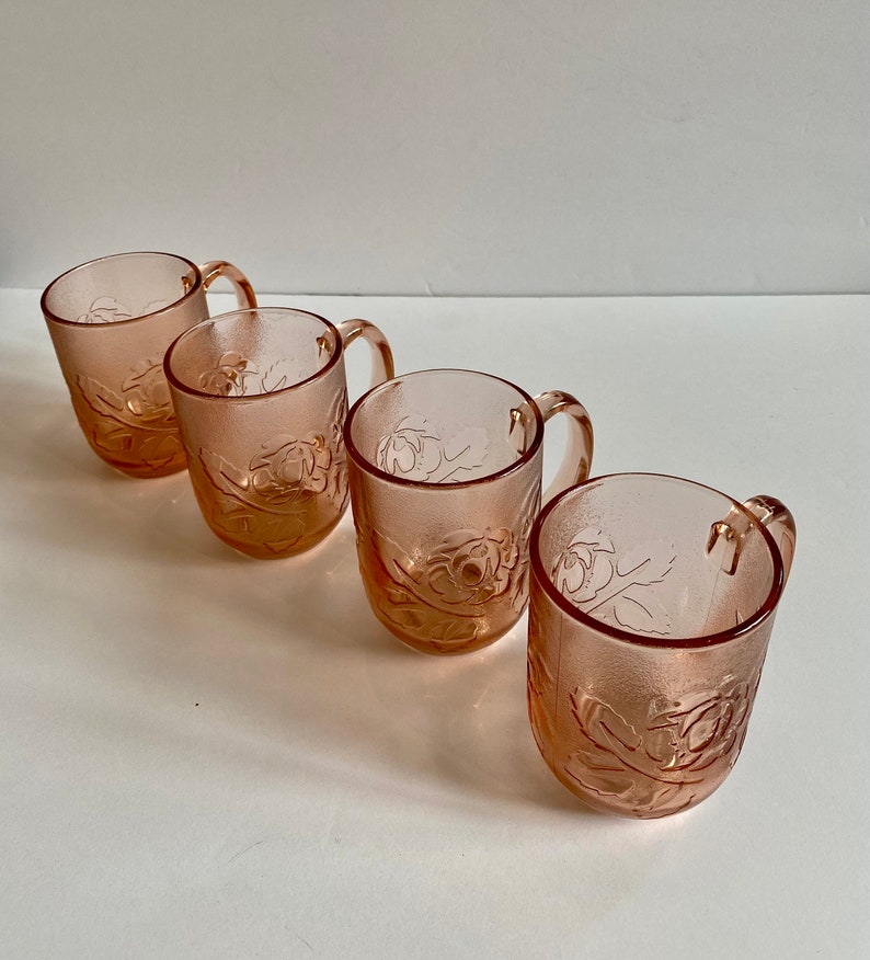 Holiday Dining Retro Pink Glass Mugs. Flower Design Set of 4 image 5