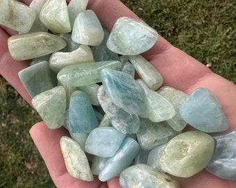 Aquamarine tumbled stone, courage, communication, intuition, Canadian seller, fast shipping!