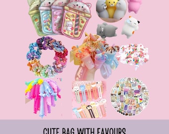 Bolsa de regalos para fiestas de niñas: llavero grande de boba, coletero y juguetes kawaii.