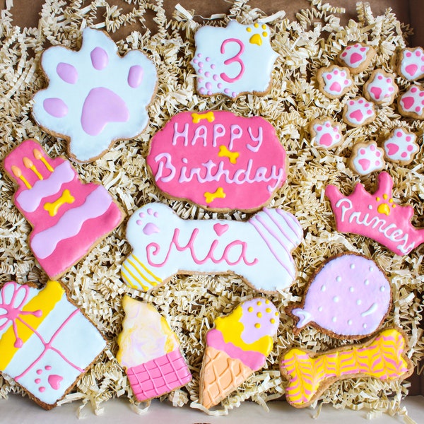 Dog birthday treats | Natural dog treats | Dogs birthday | Birthday dog | Dog cookies | Dog birthday cake | Dog birthday gift | dog birthday