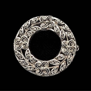Vintage Sterling Silver Filigree Wreath Circle BROOCH Made in Germany   B2