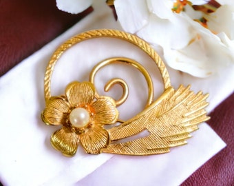 Gold Tone Genuine Pearl Brooch | Vintage Mid Century Costume Jewelry Flower Pin