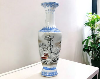 Vintage Winter Landscape Marked Jingdezhen PRoC Chinese Eggshell Porcelain Vase