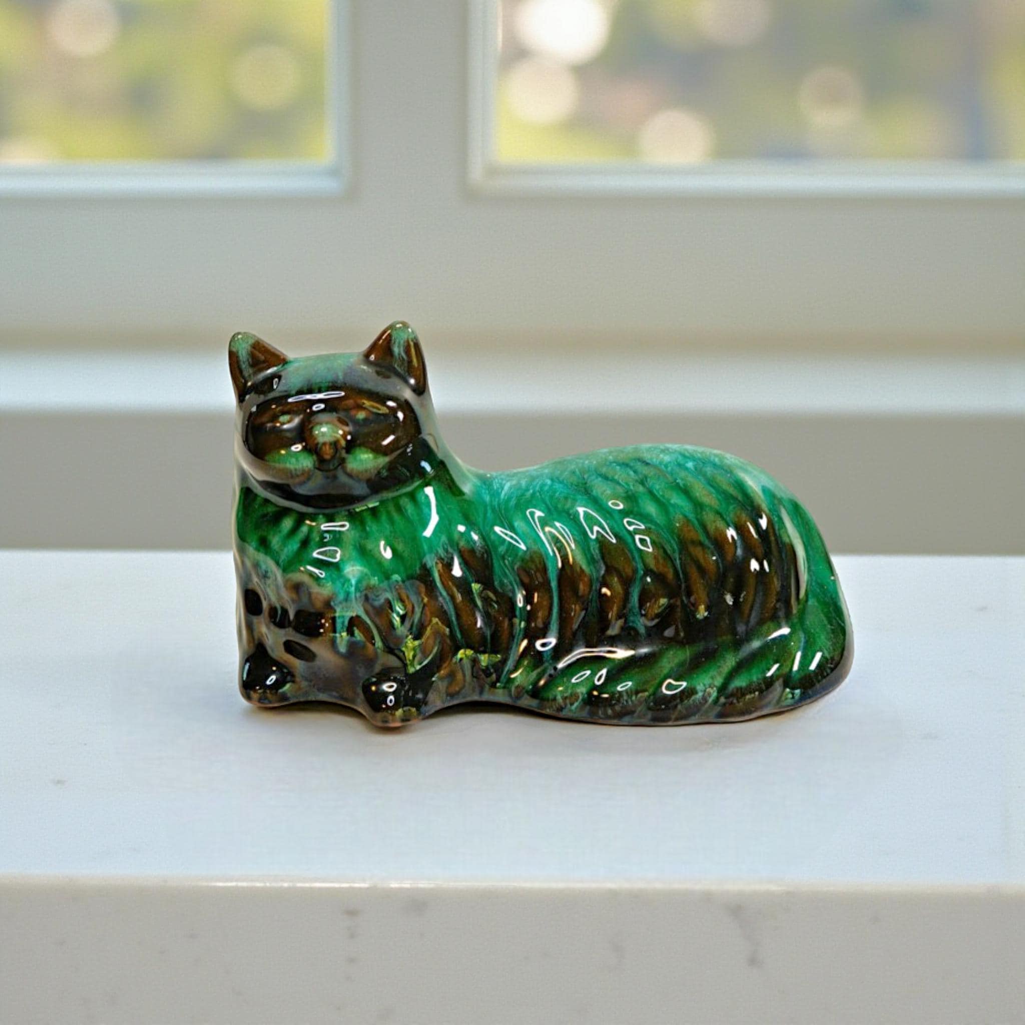 【mkuさま】 vintage cat ❀ グリーンの瞳の 猫ちゃん Blue Mountain Pottery Cat Figurine – Vintage Green & Brown Drip