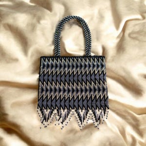 Sac de soirée perlé de style néo-Art déco | Sac à main en perles de verre des années 1980 avec franges