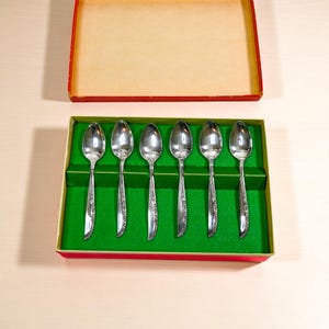 1958 Fascination Silverplate Teaspoon Set in Box – Vintage Floral Pattern by International Silver Co.