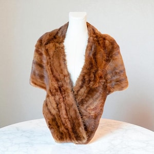 Vintage Mink Fur Wrap – Brown with Lined Interior and Hidden Pockets