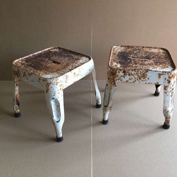 Original Two Tolix Vintage Industrial Tabourets par Xavier Pauchard - 1950 (Prix par paire)