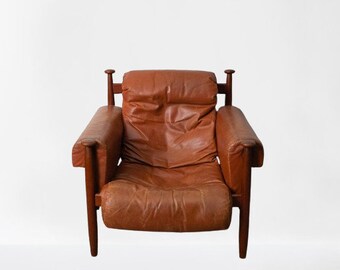 Une paire de fauteuils Eric Merthen mod "Amiral" en palissandre IRE Mobel AB Suède