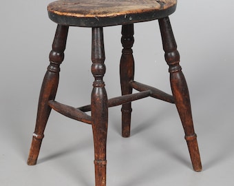 19th century farmer's stool made of elm - 43 cm high x 33 cm wide x 33 cm deep