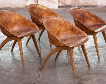 OS VAN CULEMBORG 4 x shell chairs from the 1960s/70s, wooden frames, fiberglass seats. Height 67, width 56, depth 56 cm.