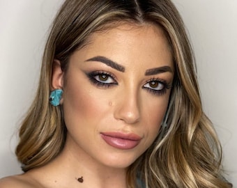 Pendientes de cerámica color turquesa, cómodos, ligeros e ideales para regalar a una mujer especial. Únicos, como cada una de nosotras