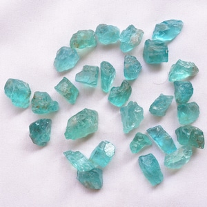 Apatit Lose Edelstein, Natürlicher Apatit Rohedelstein, Blauer Apatit Rohedelstein, 10 Stück, 8 mm bis 13 mm, Rohedelstein für Schmuck