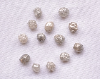 Natürlicher weißer grauer Diamantkristall, Rohdiamant, konfliktfrei, 2 Karat, Rohdiamant, loser Diamant, 4,5 mm - 5,5 mm, 2 Stück