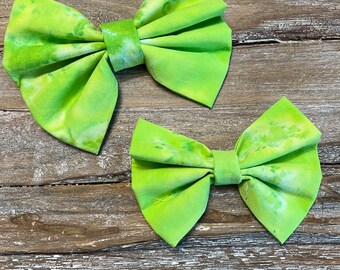 Green pet bowtie