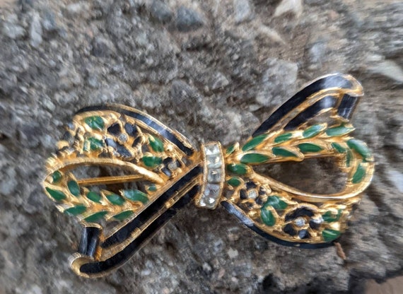 Vintage Bow brooch with rhinestones in center, gr… - image 6