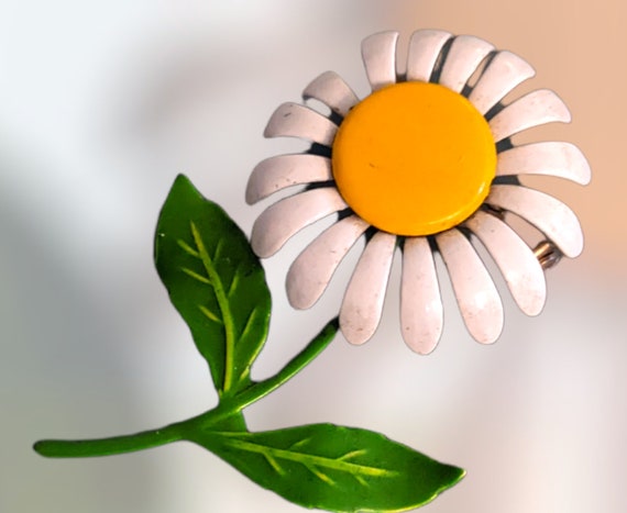 Vintage Daisy Brooch, flower power, from 1970s. - image 2