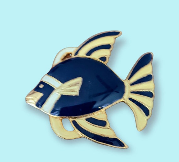 Vintage Art deco fish brooch 2x2 inches, unique, … - image 2