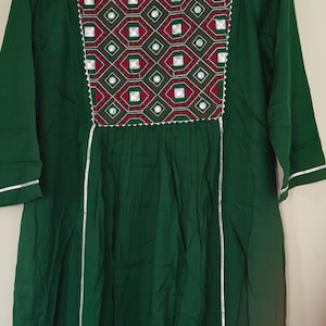 Traditional Indian Women&#39;s Embroidered Kurti
