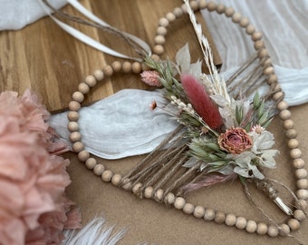 Wooden bead heart with dried flower bouquet | Dried flower heart | Gift idea | Heartfelt souvenir