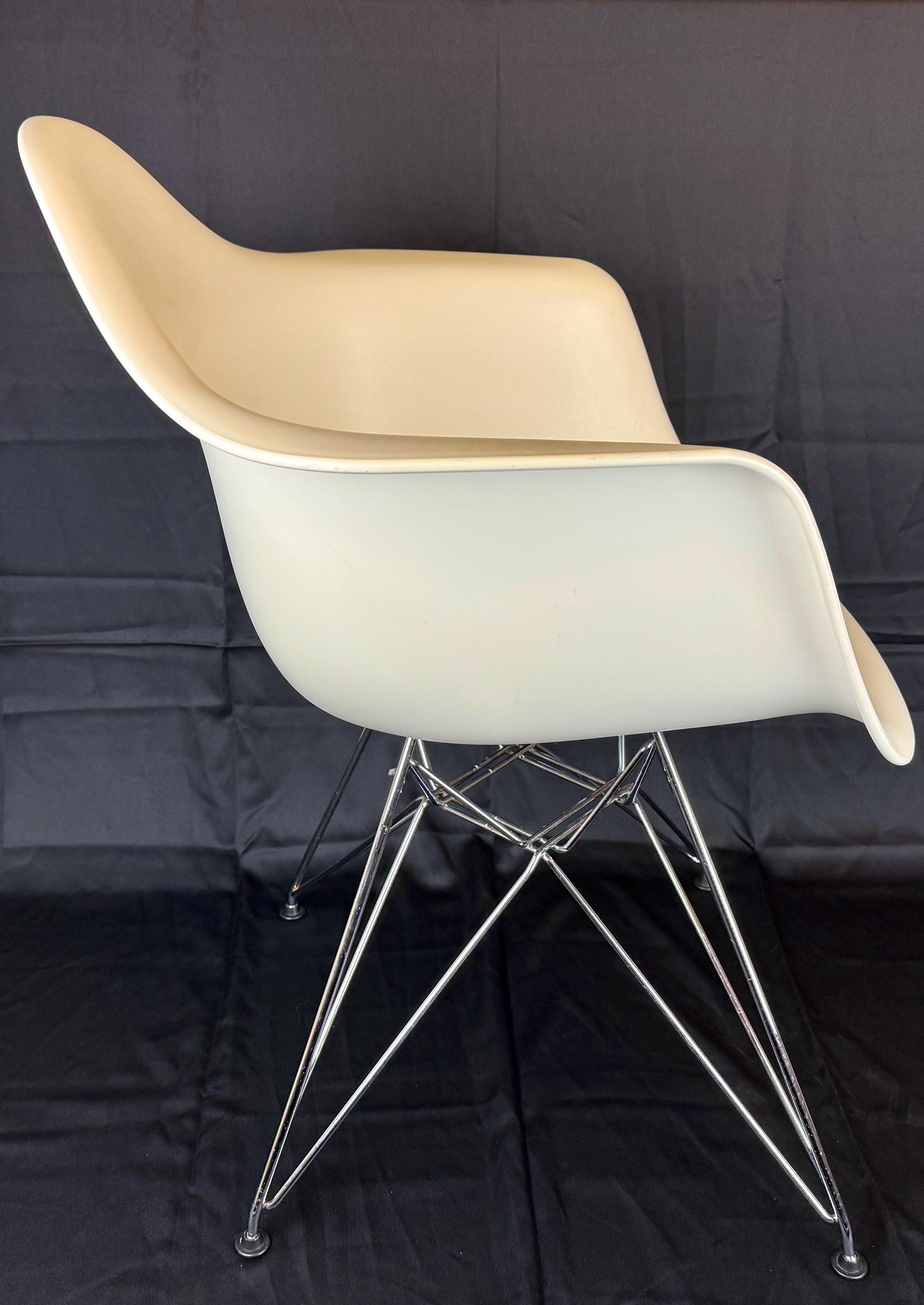 Vitra Eames Armchair DAR – White Shell, Eiffel Base, Mid Century Modern