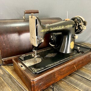 Antique Sewing Machine Singer 1800-Early 1900’s Original Family Immaculate