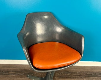 Mid Century Modern Tulip Maurice Burke Swivel Fiberglass Arm Chair