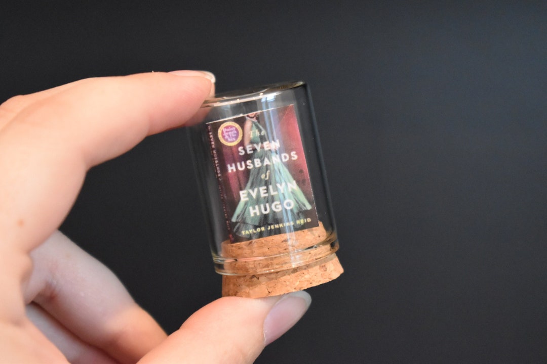 Custom Miniature Book in a Tiny Jar – Perfect Bookish Gift, Desk Decor for Bookworms, Authors, and Book Lovers - Etsy Canada