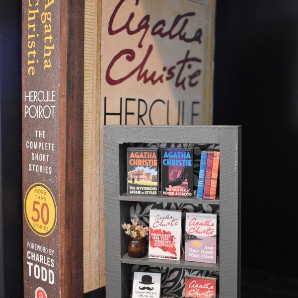 Agatha Christie Tiny Shelf: estantería en miniatura con las novelas de misterio más vendidas de Agatha Christie