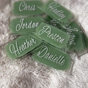 Marque-places en acrylique peints pour mariages et événements