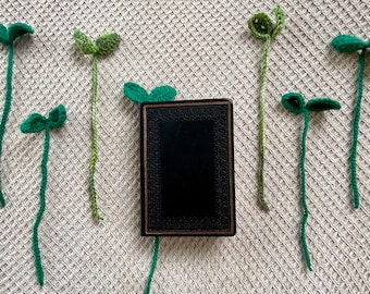 Crochet Plant Sprout Bookmark / Plant Lover Gift / Bookworm Gift / Gifts for Plant and Book Lovers / Handmade Bookmarks/ Cute Crochet Sprout