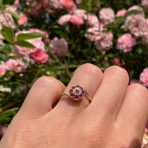 Vintage Ruby Cluster Gold Ring image 1