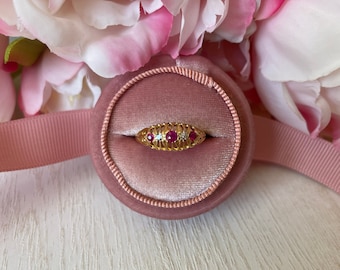 Antique Gold 5-Stone Diamond and Ruby Ring (18ct gold; era 1918 ; size P)