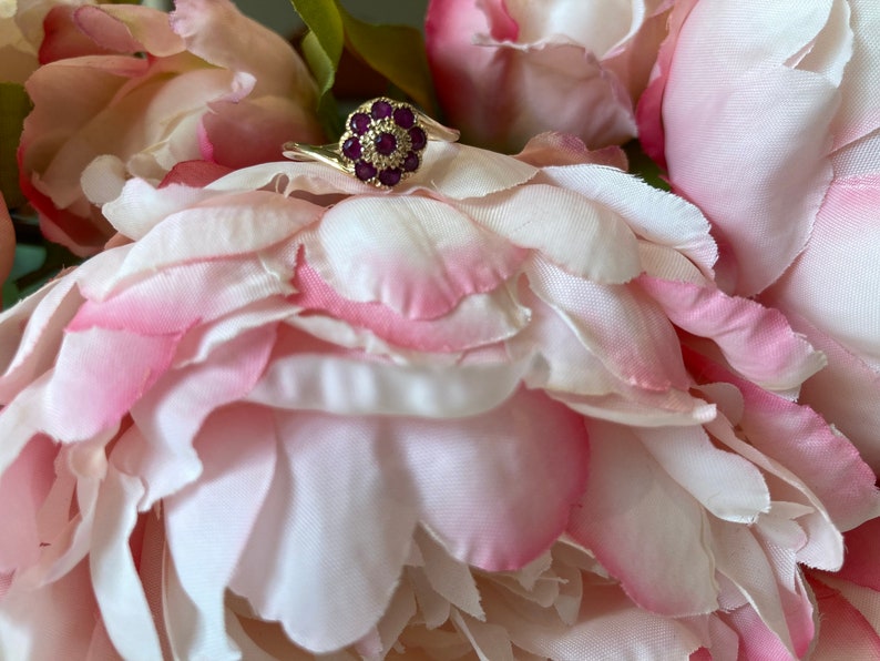 Vintage Ruby Cluster Gold Ring image 8