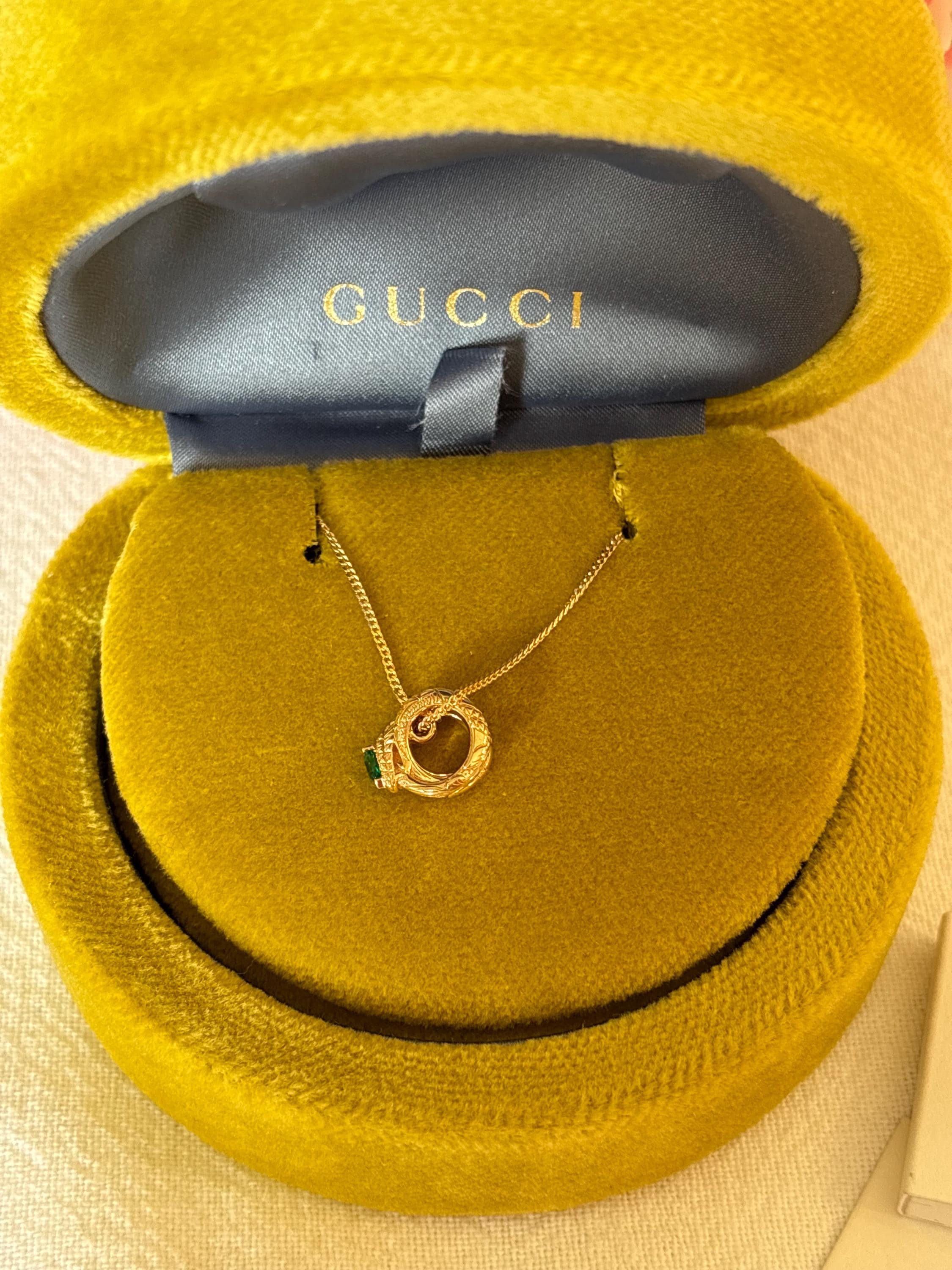 As New Gucci 18ct Gold Ouroboros Emerald Necklace (genuine Gucci 