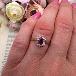 Vintage 9ct Gold Ruby Diamond Halo Cluster Ring (Size O 1/2).
