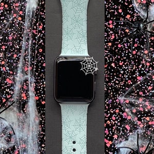 Spider Web Watch Band 38mm 40mm 41mm 42mm 44mm 45mm S/M M/L Series 3,4,5,6,7  Silicone Engraved Halloween Watchband Replacement